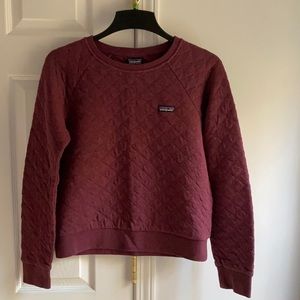Patagonia quilted sweatshirt burgundy size M